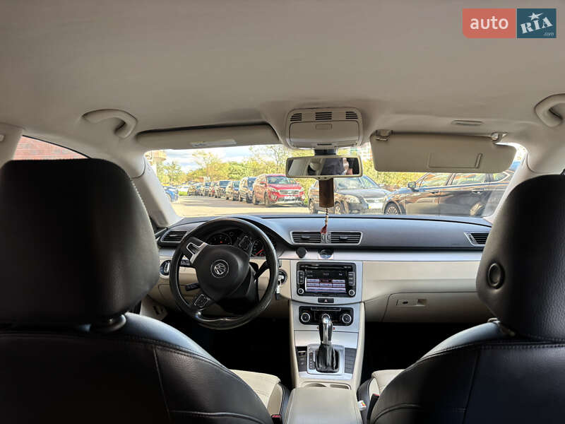Купе Volkswagen CC / Passat CC 2011 в Львове
