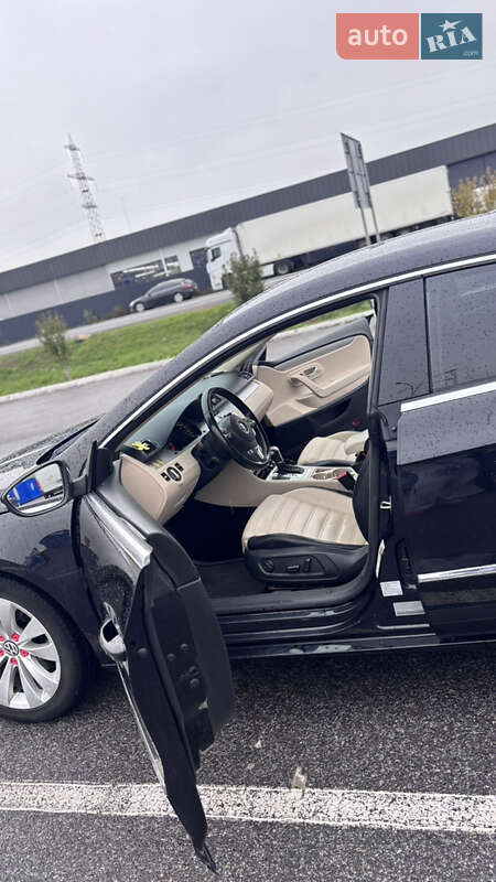 Купе Volkswagen CC / Passat CC 2010 в Мукачево