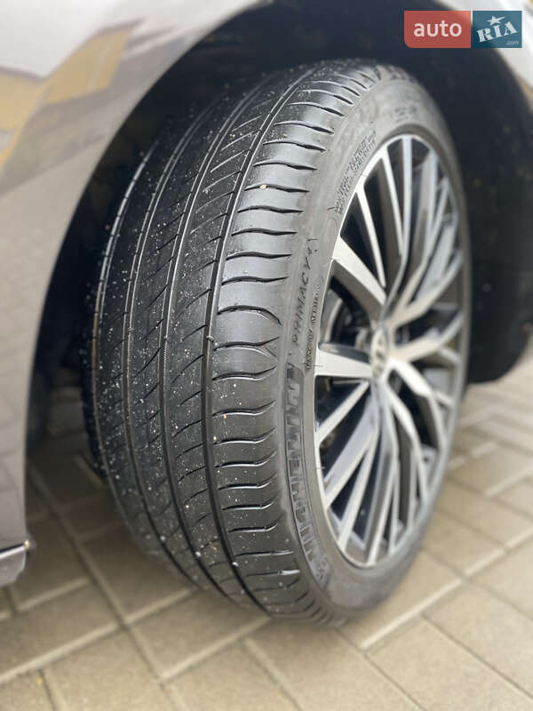 Купе Volkswagen CC / Passat CC 2008 в Умані