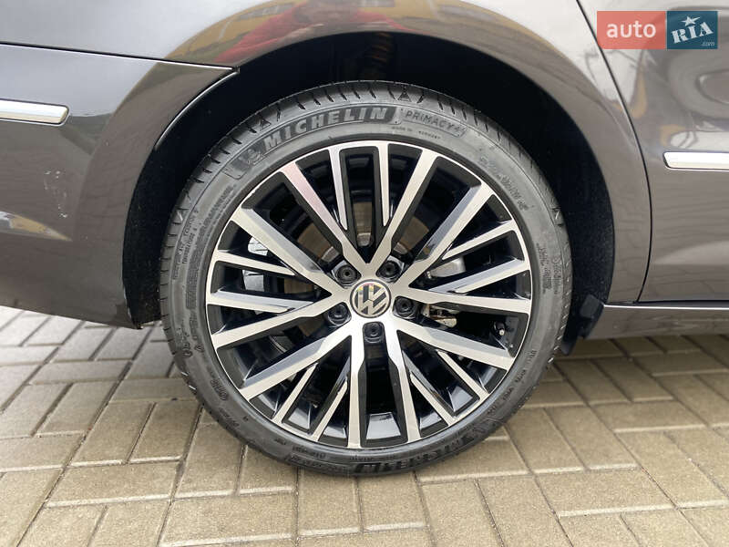 Купе Volkswagen CC / Passat CC 2008 в Умані