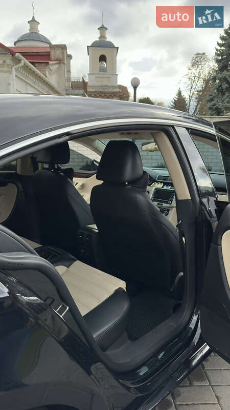 Купе Volkswagen CC / Passat CC 2011 в Смілі