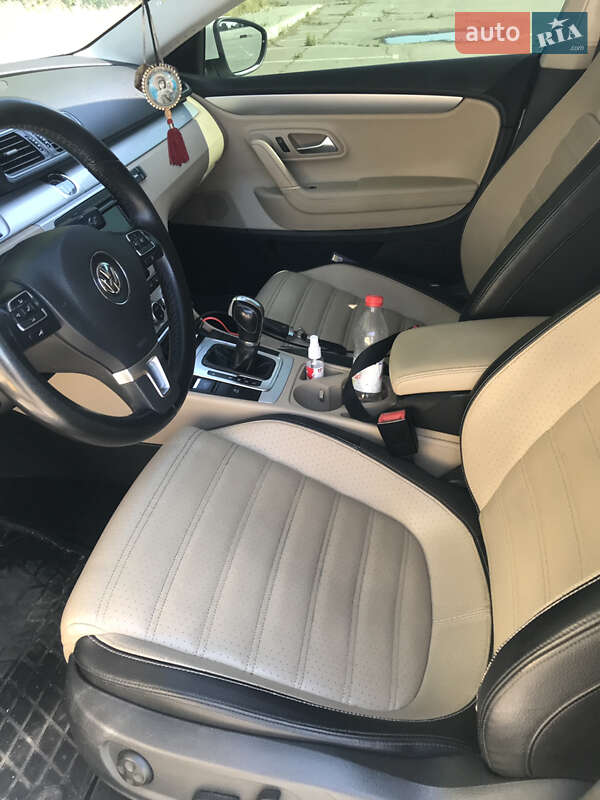 Купе Volkswagen CC / Passat CC 2012 в Николаеве