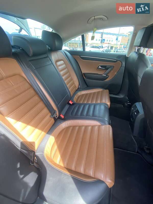 Купе Volkswagen CC / Passat CC 2013 в Киеве