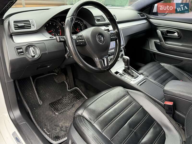 Купе Volkswagen CC / Passat CC 2013 в Киеве