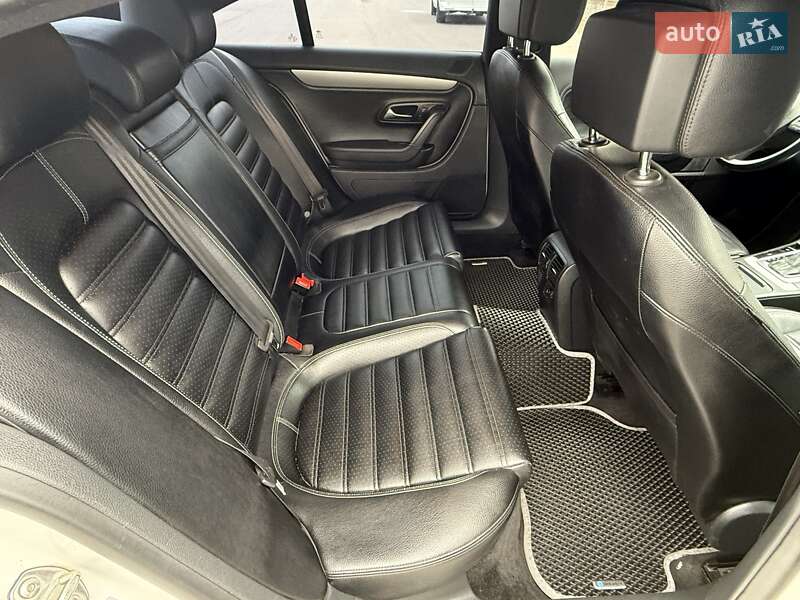 Купе Volkswagen CC / Passat CC 2013 в Киеве