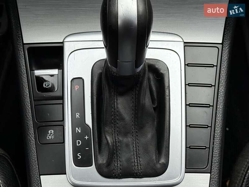 Купе Volkswagen CC / Passat CC 2013 в Киеве