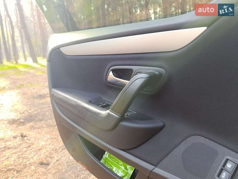 Купе Volkswagen CC / Passat CC 2012 в Каменском фото 12 Купе Volkswagen CC / Passat CC 2012 в Каменском