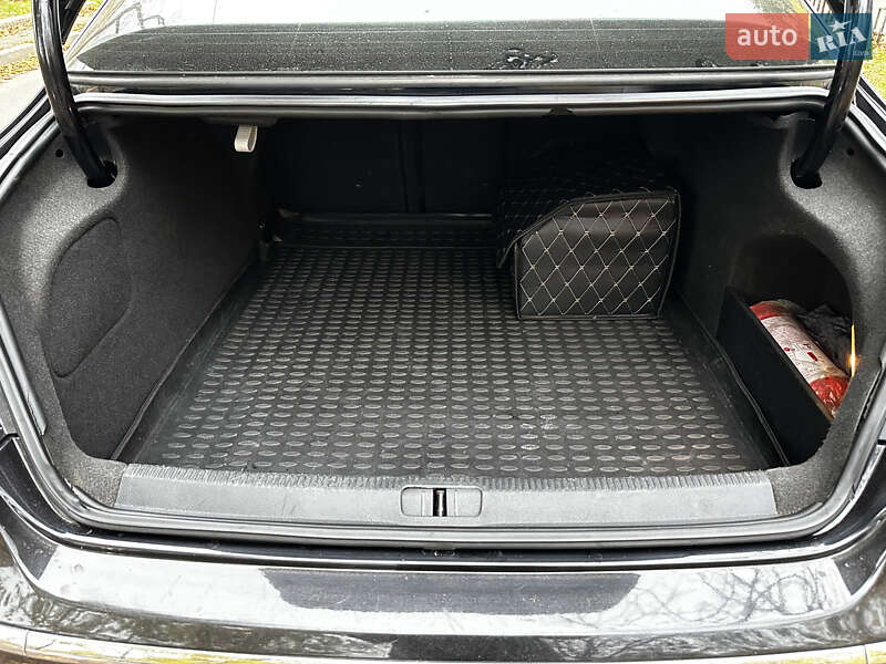 Купе Volkswagen CC / Passat CC 2011 в Киеве