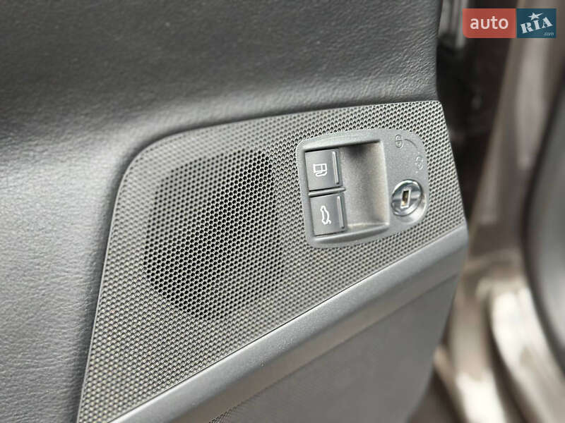 Купе Volkswagen CC / Passat CC 2013 в Днепре фото 10 Купе Volkswagen CC / Passat CC 2013 в Днепре