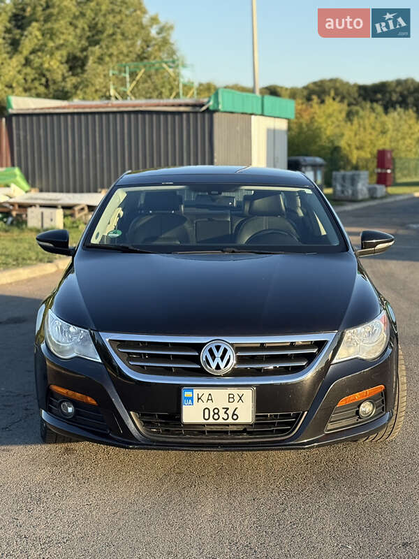 Купе Volkswagen CC / Passat CC 2011 в Умані