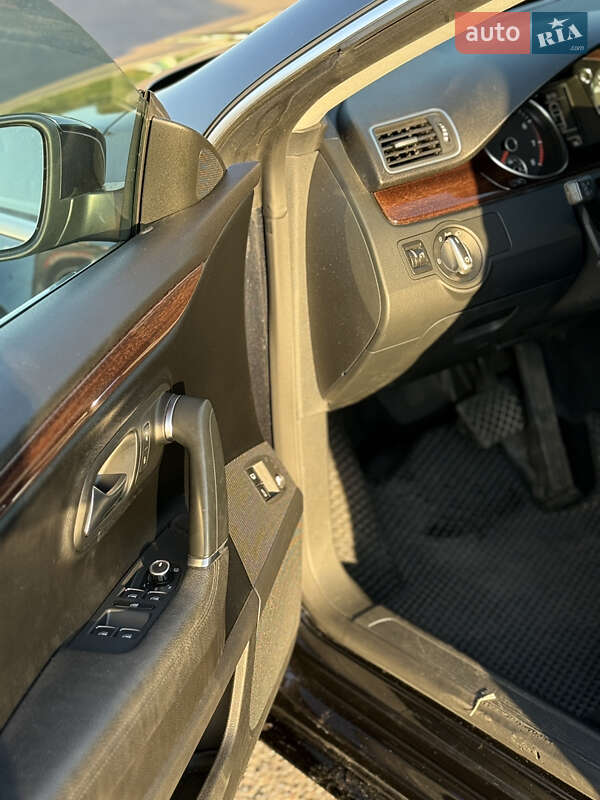 Купе Volkswagen CC / Passat CC 2011 в Умані
