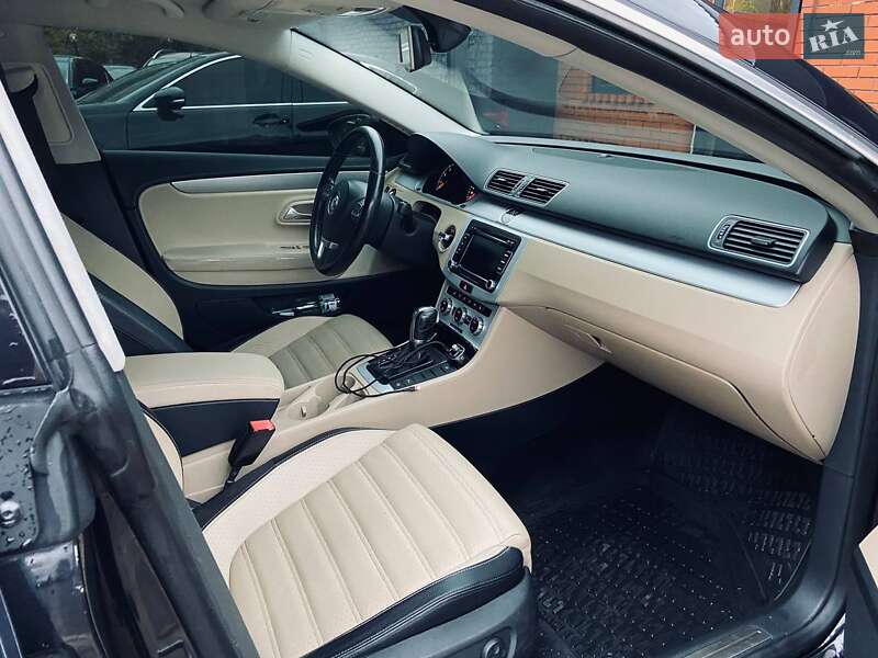 Купе Volkswagen CC / Passat CC 2012 в Миколаєві