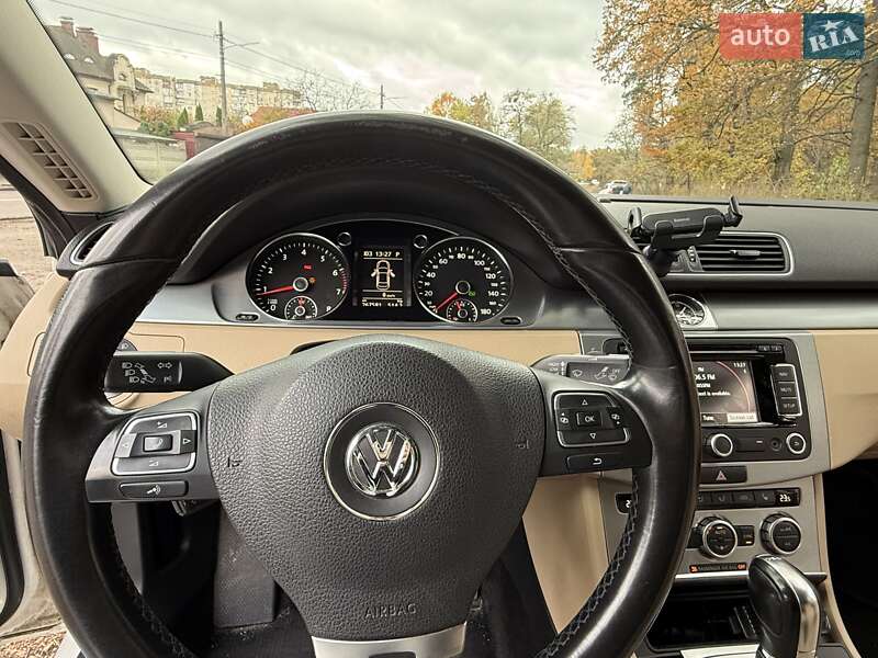 Купе Volkswagen CC / Passat CC 2012 в Києві