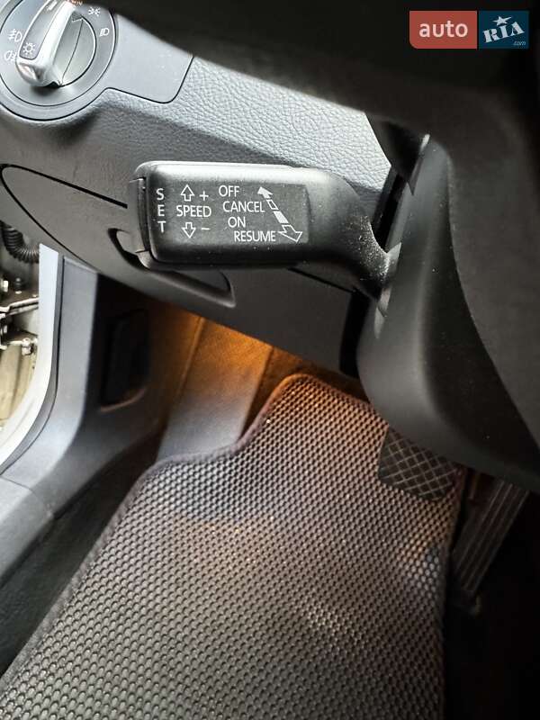 Купе Volkswagen CC / Passat CC 2011 в Киеве