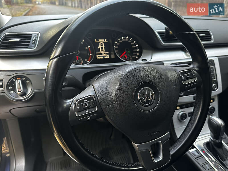Купе Volkswagen CC / Passat CC 2012 в Миколаєві