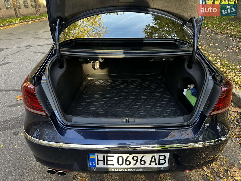 Купе Volkswagen CC / Passat CC 2012 в Миколаєві