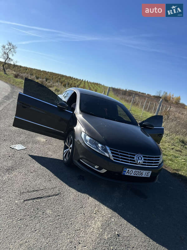 Купе Volkswagen CC / Passat CC 2012 в Іршаві