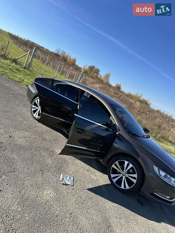 Купе Volkswagen CC / Passat CC 2012 в Іршаві