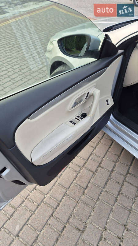 Купе Volkswagen CC / Passat CC 2009 в Львові