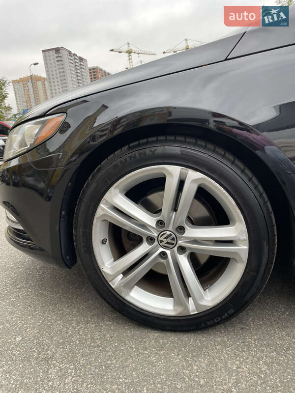 Купе Volkswagen CC / Passat CC 2012 в Києві