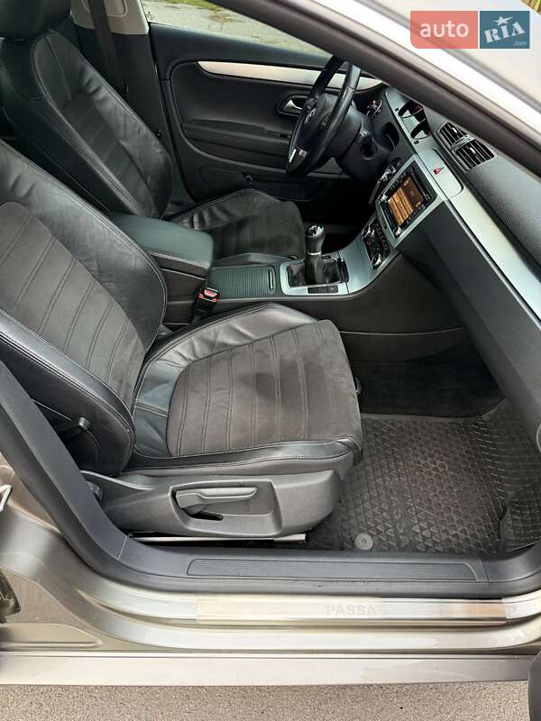 Купе Volkswagen CC / Passat CC 2009 в Кременчуге