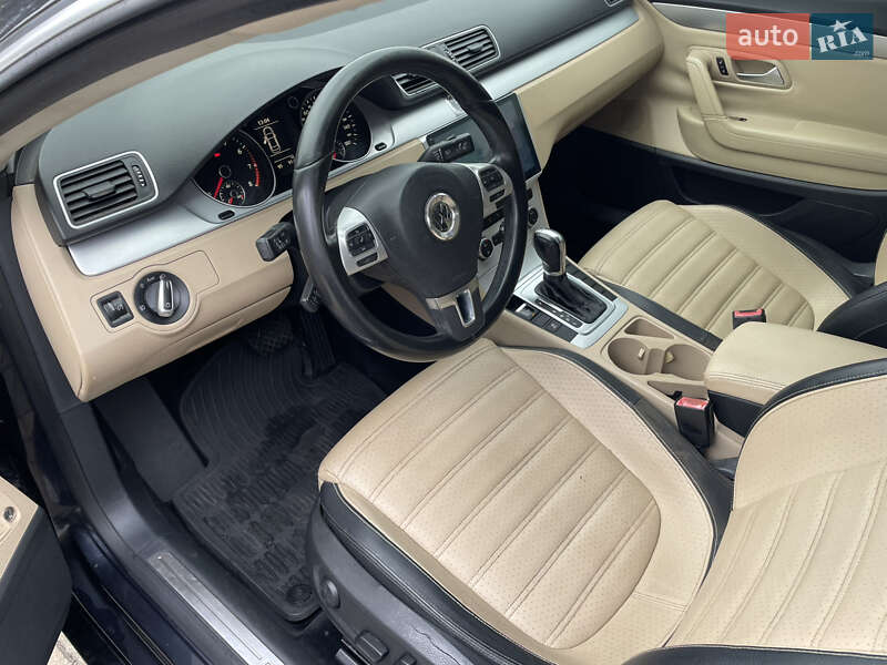 Купе Volkswagen CC / Passat CC 2012 в Судовій Вишні