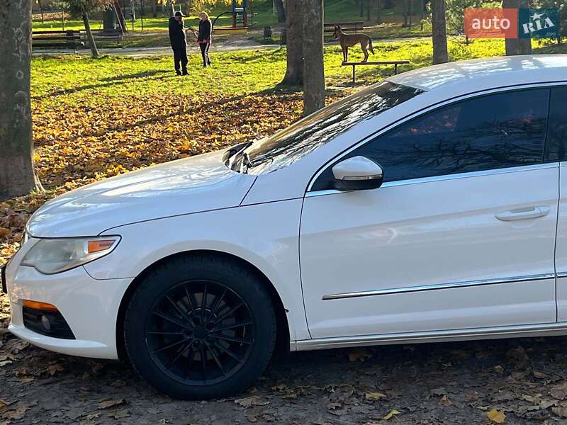 Купе Volkswagen CC / Passat CC 2009 в Києві