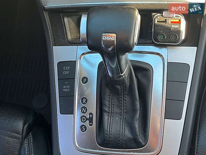 Купе Volkswagen CC / Passat CC 2009 в Києві