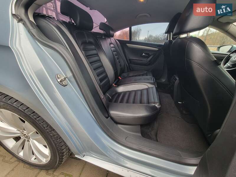 Купе Volkswagen CC / Passat CC 2011 в Дублянах