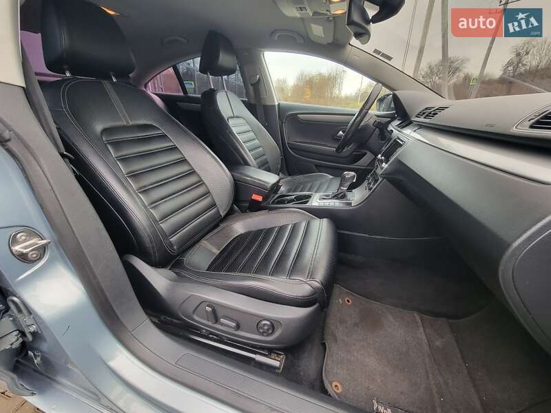 Купе Volkswagen CC / Passat CC 2011 в Дублянах
