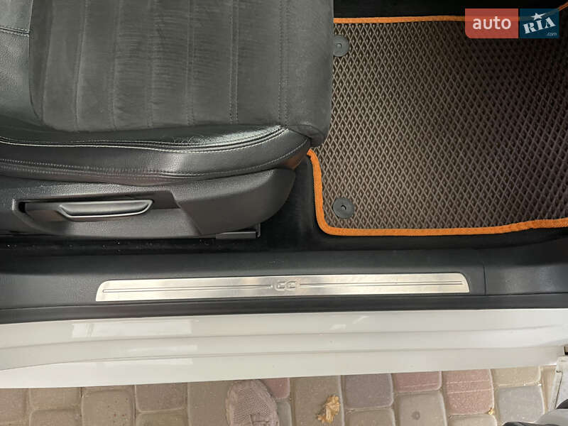 Купе Volkswagen CC / Passat CC 2012 в Дніпрі фото 30 Купе Volkswagen CC / Passat CC 2012 в Дніпрі