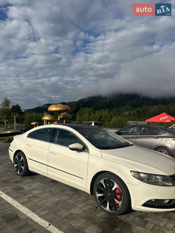 Купе Volkswagen CC / Passat CC 2012 в Микуличине