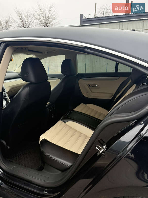 Купе Volkswagen CC / Passat CC 2011 в Киеве