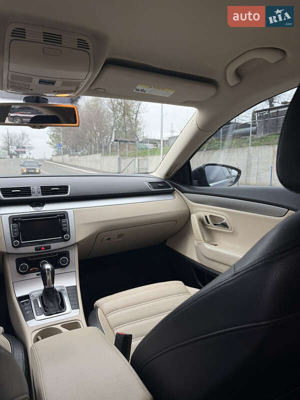 Купе Volkswagen CC / Passat CC 2011 в Киеве