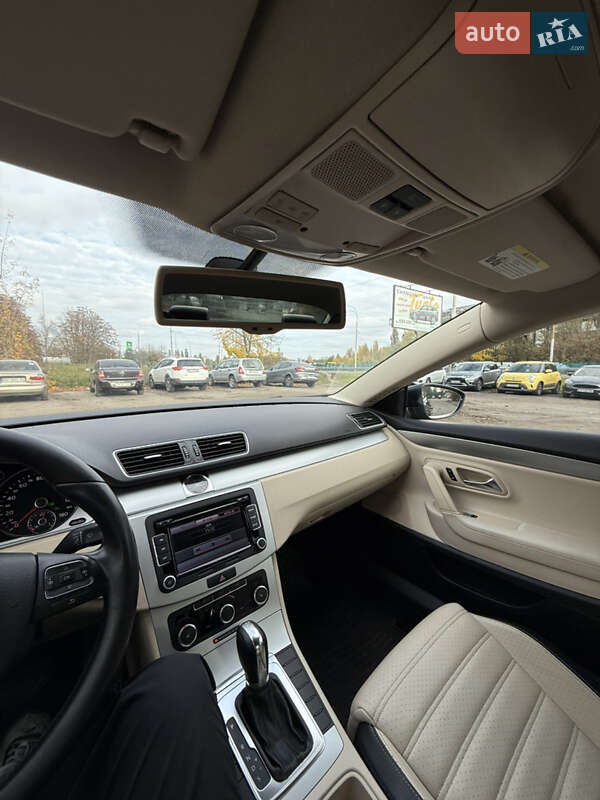 Купе Volkswagen CC / Passat CC 2011 в Киеве