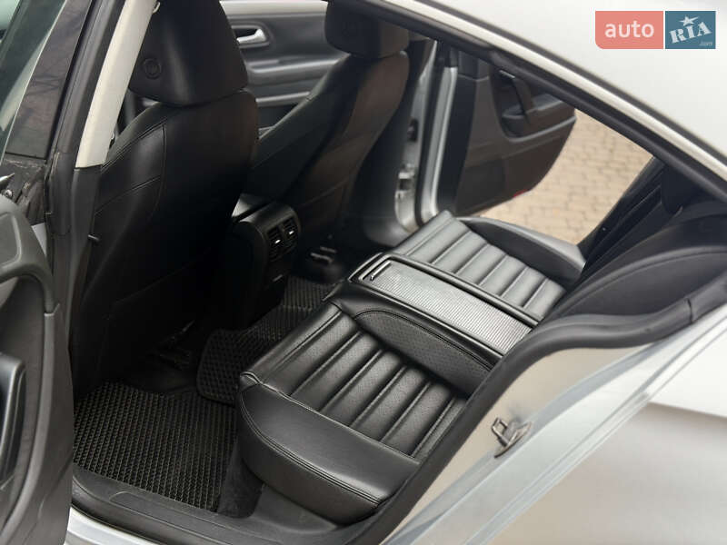 Купе Volkswagen CC / Passat CC 2009 в Василькові