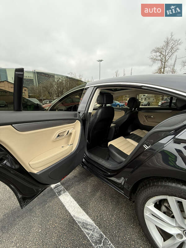 Купе Volkswagen CC / Passat CC 2012 в Киеве