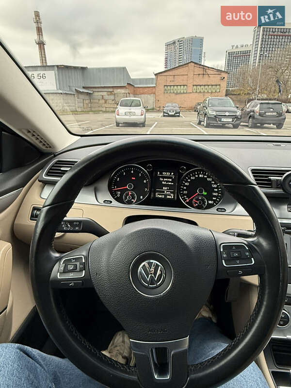Купе Volkswagen CC / Passat CC 2012 в Киеве