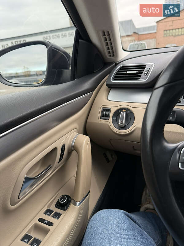 Купе Volkswagen CC / Passat CC 2012 в Киеве