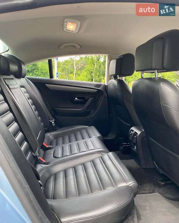 Купе Volkswagen CC / Passat CC 2012 в Чернівцях