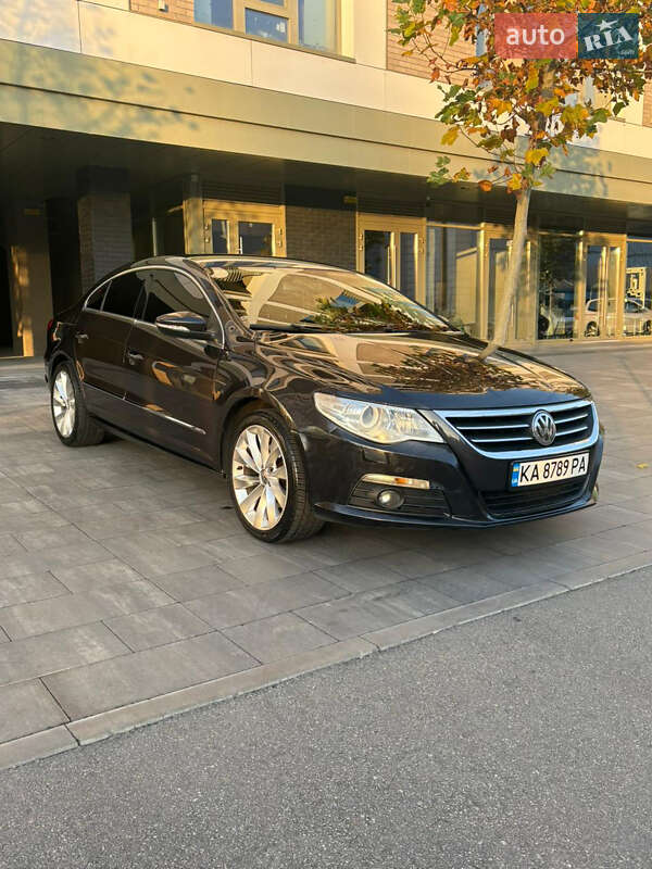Купе Volkswagen CC / Passat CC 2010 в Києві