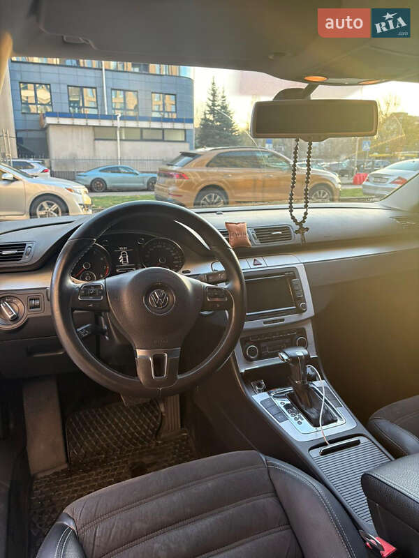 Купе Volkswagen CC / Passat CC 2010 в Києві