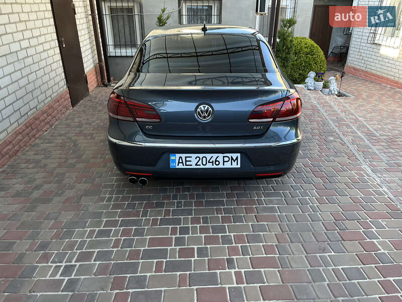 Купе Volkswagen CC / Passat CC 2012 в Магдалинівці