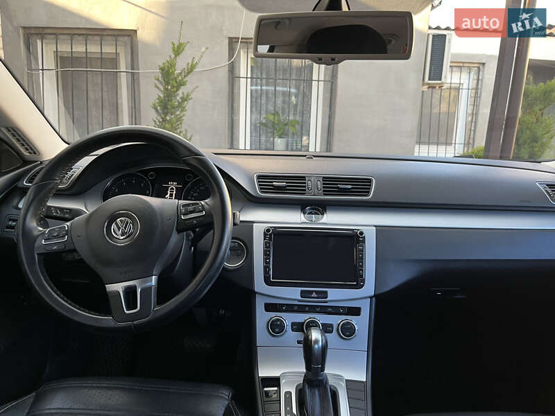 Купе Volkswagen CC / Passat CC 2012 в Магдалинівці