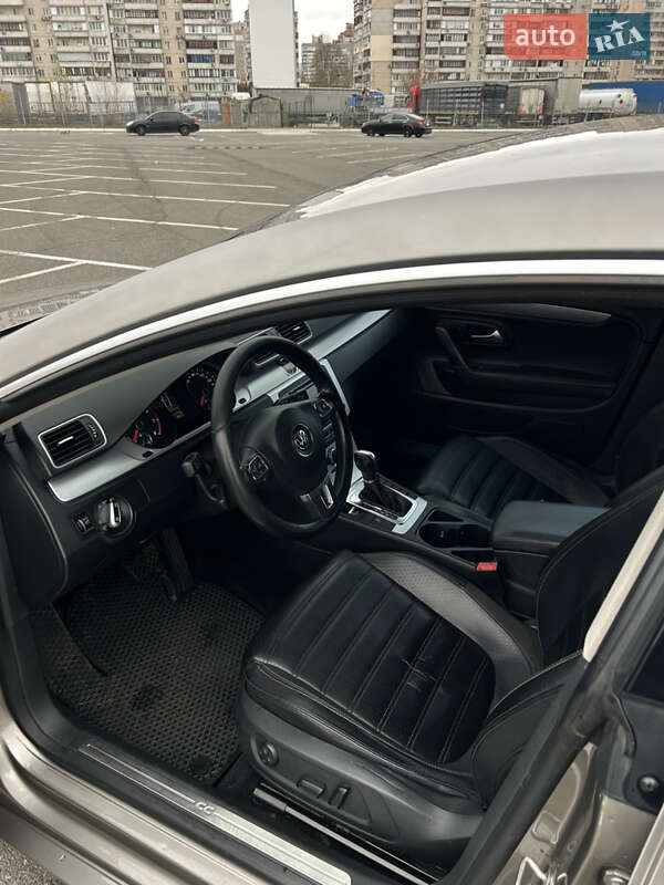 Купе Volkswagen CC / Passat CC 2012 в Києві