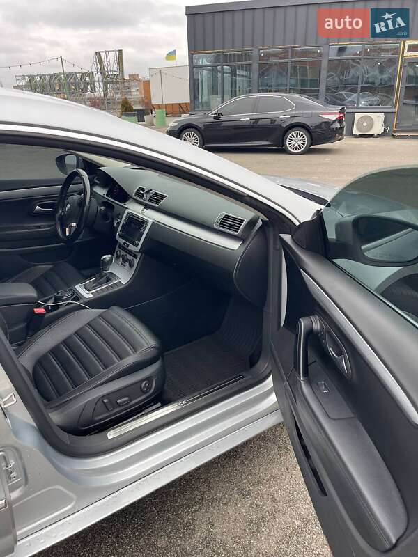 Купе Volkswagen CC / Passat CC 2015 в Києві