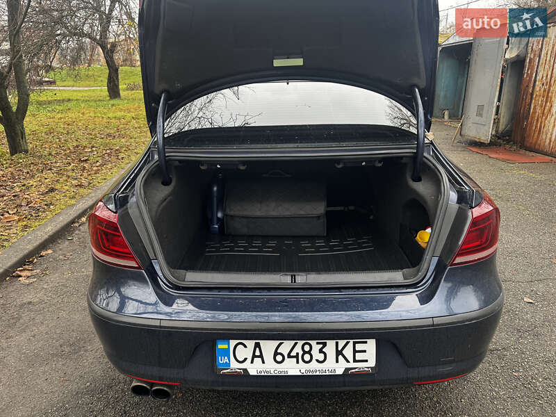 Купе Volkswagen CC / Passat CC 2012 в Киеве