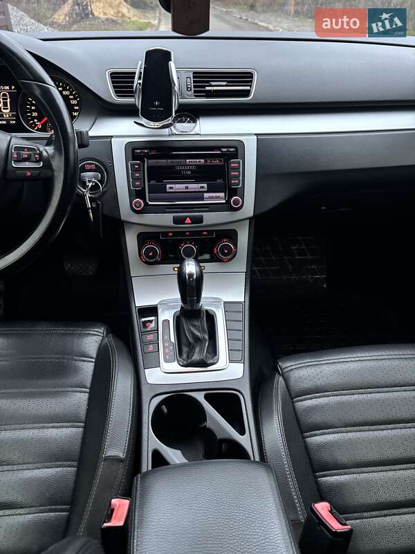 Купе Volkswagen CC / Passat CC 2011 в Киеве