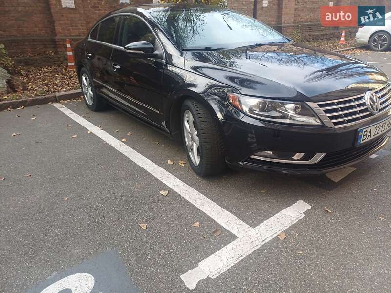 Купе Volkswagen CC / Passat CC 2012 в Києві