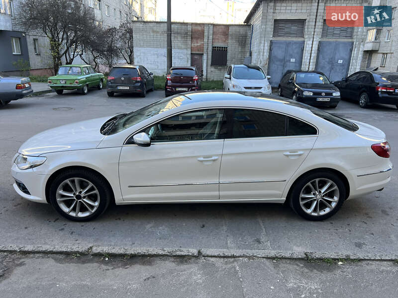 Купе Volkswagen CC / Passat CC 2010 в Львові
